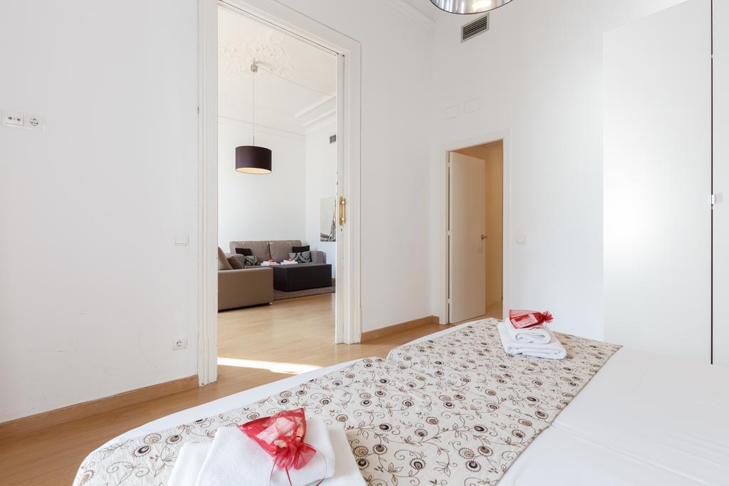 Alcam Paseo De Gracia Apartment Barcelona Bagian luar foto